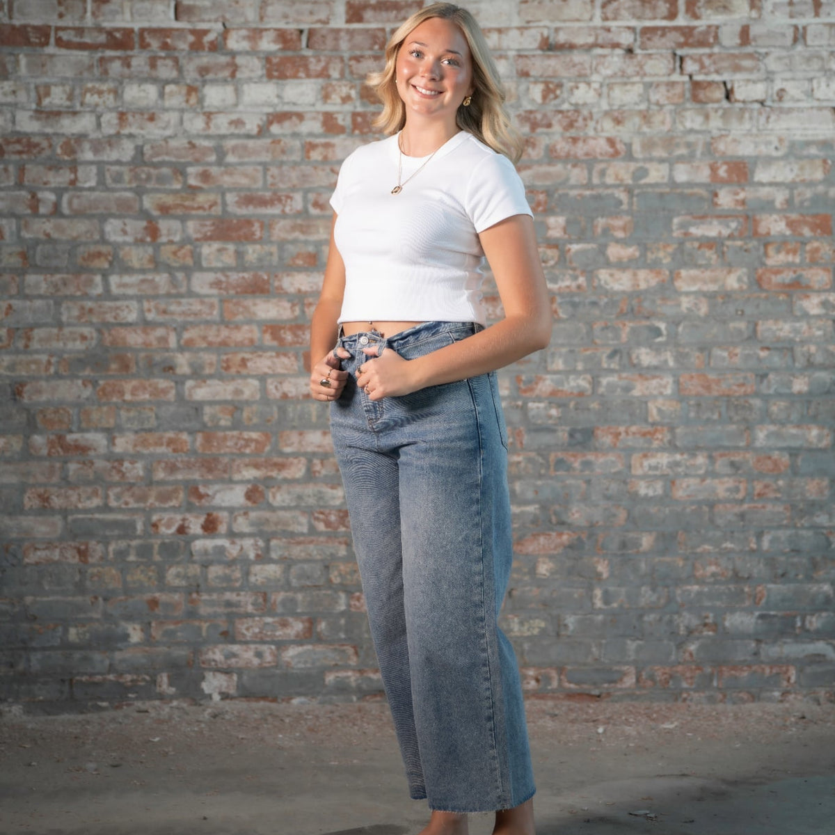 Relaxed Wide Leg Jeans