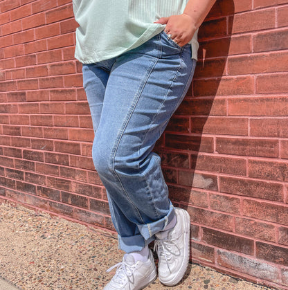 Barrel Pleated Jeans
